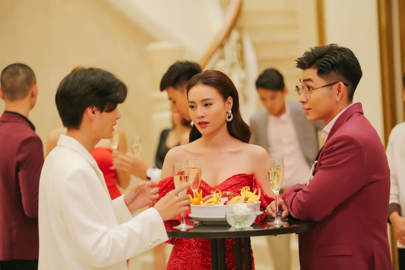 Cả dàn sao Việt tham gia web drama đầu tay của Minh Hằng ảnh 1
