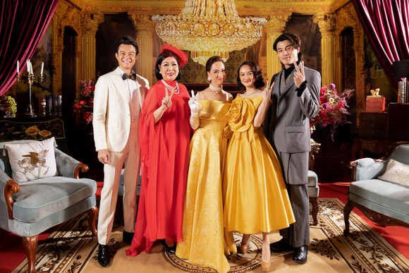 'Đại tiệc' thảm đỏ phim 'Gái già lắm chiêu V' ảnh 1