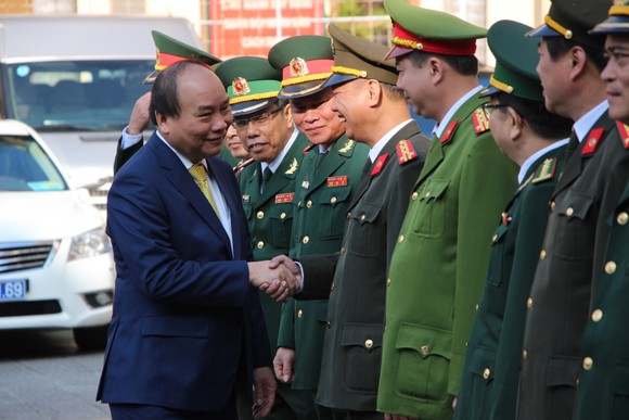 Thủ tướng Nguyễn Xuân Phúc "xông đất", chúc Tết lãnh đạo TP Đà Nẵng cùng các lực lượng vũ trang ảnh 2