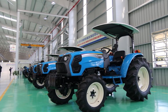 Quảng Nam đưa vào hoạt động nhà máy sản xuất máy nông nghiệp lớn và hiện đại nhất nước ảnh 1