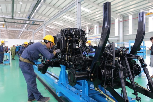 Quảng Nam đưa vào hoạt động nhà máy sản xuất máy nông nghiệp lớn và hiện đại nhất nước  ảnh 2
