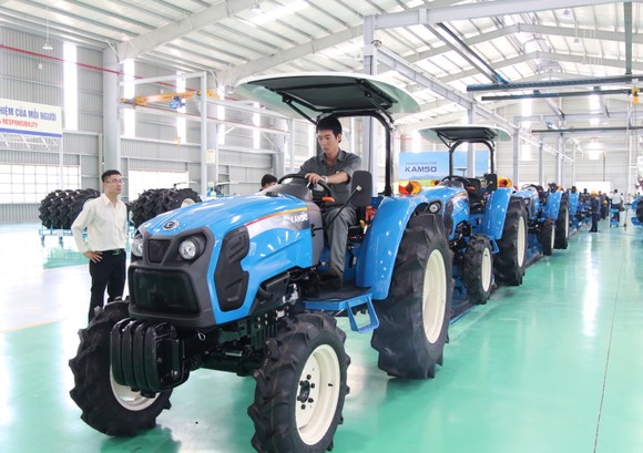 Quảng Nam đưa vào hoạt động nhà máy sản xuất máy nông nghiệp lớn và hiện đại nhất nước  ảnh 7