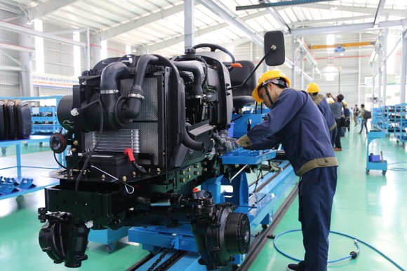 Quảng Nam đưa vào hoạt động nhà máy sản xuất máy nông nghiệp lớn và hiện đại nhất nước ảnh 6