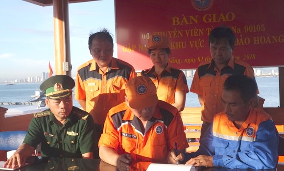 Tàu cá cùng 6 ngư dân Đà Nẵng gặp nạn ở phía Nam quần đảo Hoàng Sa ảnh 3