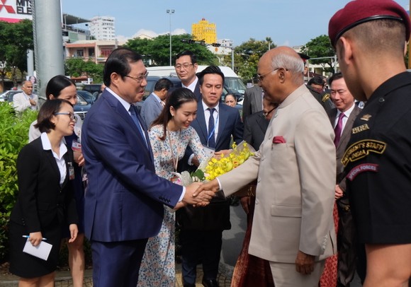 Tổng thống Ấn Độ và Phu nhân thăm bảo tàng điêu khắc Chăm Đà Nẵng và Di tích Mỹ Sơn ảnh 1