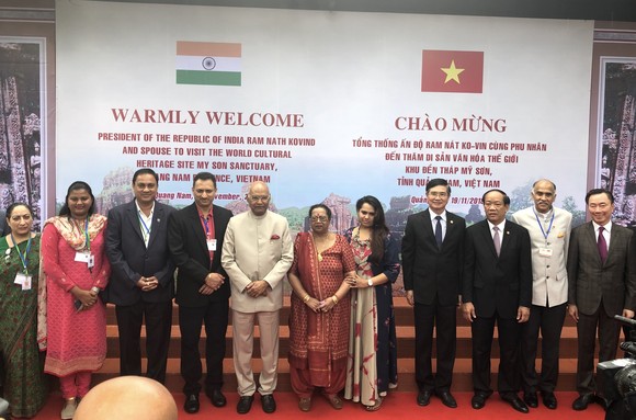 Tổng thống Ấn Độ và Phu nhân thăm bảo tàng điêu khắc Chăm Đà Nẵng và Di tích Mỹ Sơn ảnh 8
