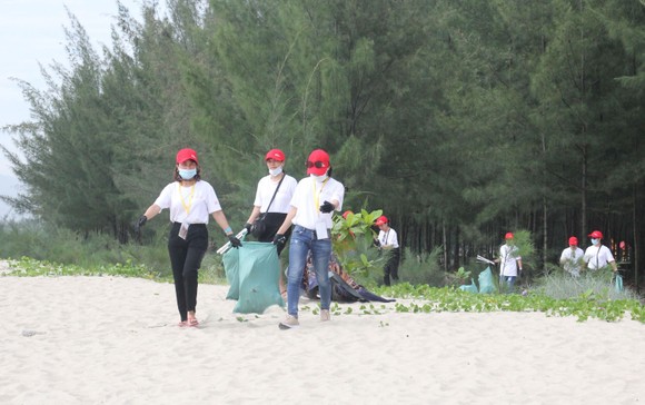 800 người tham gia “Giải cứu đại dương” tại Đà Nẵng ảnh 5