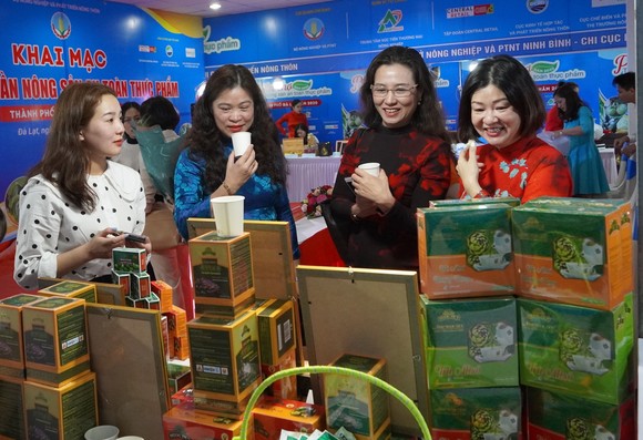 Khai mạc 'Phiên chợ Tuần nông sản an toàn thực phẩm năm 2020' tại Đà Lạt ảnh 1