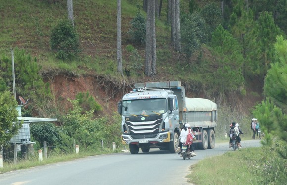 Sau phản ánh của Báo SGGP: Đình chỉ khai thác cát, thanh tra toàn diện khu vực liên quan ảnh 3