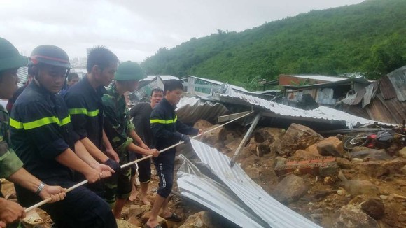  Đã có 14 người chết, 2 người mất tích do mưa lũ ở Nha Trang ảnh 1