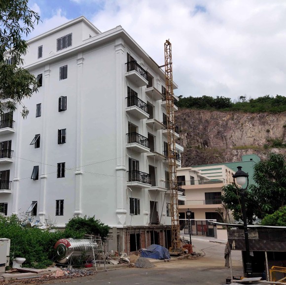 Khánh Hòa cưỡng chế 15 biệt thự trái phép tại dự án Khu biệt thự cao cấp ảnh 1