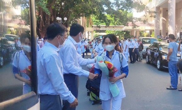 Khánh Hòa xuất quân hỗ trợ Phú Yên chống dịch Covid-19 ảnh 1