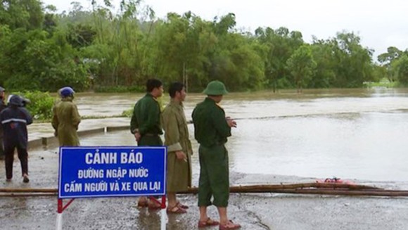 Sơ tán khẩn cấp gần 400.000 người dân tránh bão Con voi ảnh 5