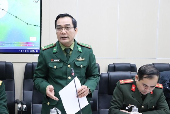 Hơn 1.300 tàu thuyền trong vùng tâm bão số 14 đi qua ảnh 2