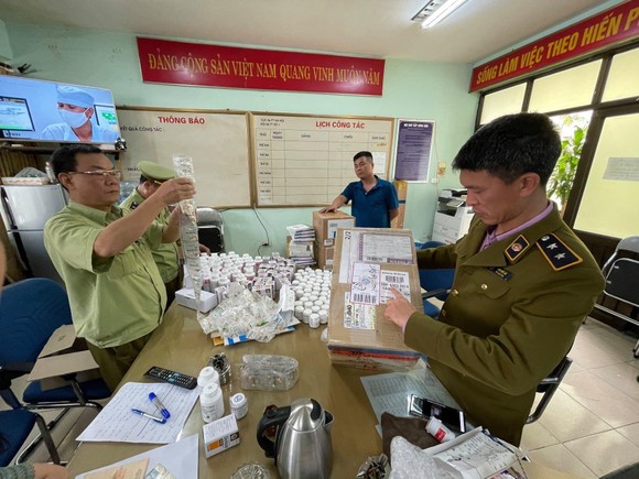 Phát hiện gần 300.000 sản phẩm thuốc nghi nhập lậu qua cảng hàng không Nội Bài ảnh 1