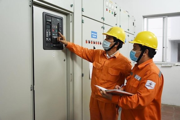 Tiêu thụ điện ở miền Nam giảm mạnh vì dịch Covid-19 ảnh 1