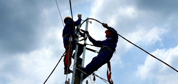 Việt Nam tiếp tục mua điện từ Lào ảnh 2