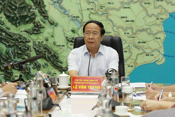 Phó Thủ tướng Lê Văn Thành: 'Không để thiệt hại kép, hết chống bão lại lo chống dịch' ảnh 5