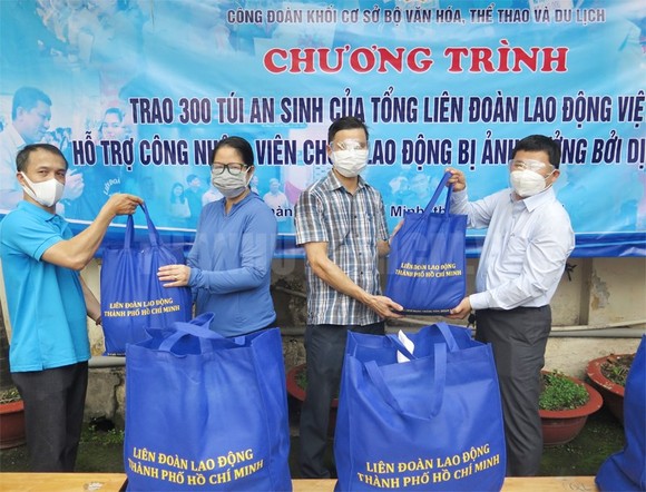 Từ mô hình của TPHCM, Công đoàn Việt Nam chi thêm 1 triệu 'túi an sinh công đoàn' ảnh 1