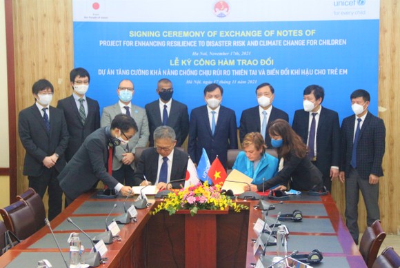 Nhật Bản hỗ trợ Việt Nam 5,7 triệu USD bảo vệ trẻ em trước biến đổi khí hậu ảnh 1