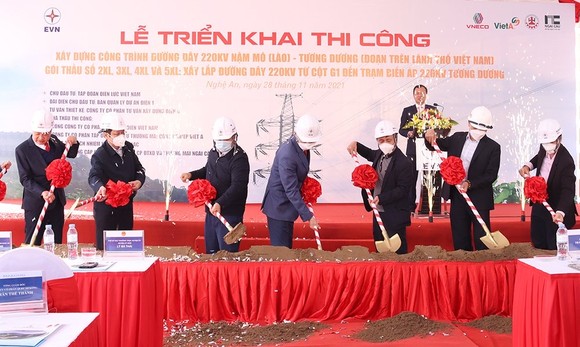 Khởi công đường dây kéo điện từ Lào về Việt Nam ảnh 1