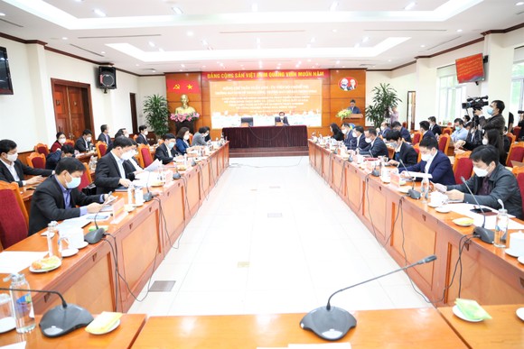 Ban Kinh tế Trung ương làm việc với Bộ NN-PTNT chuẩn bị tổng kết Nghị quyết 'tam nông' ảnh 1