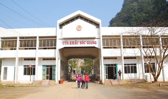 Trung Quốc khôi phục thông quan 2 cửa khẩu với Việt Nam ảnh 1