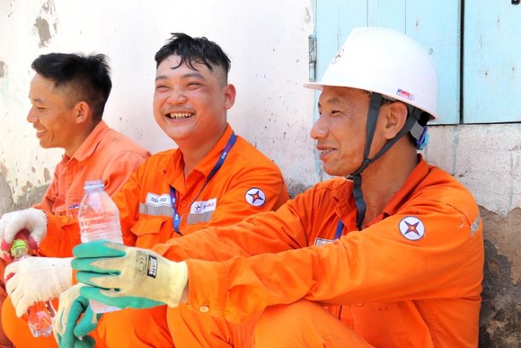 Nắng nóng lan rộng, nhiệt độ ở Trung bộ lên gần 40°C ảnh 2