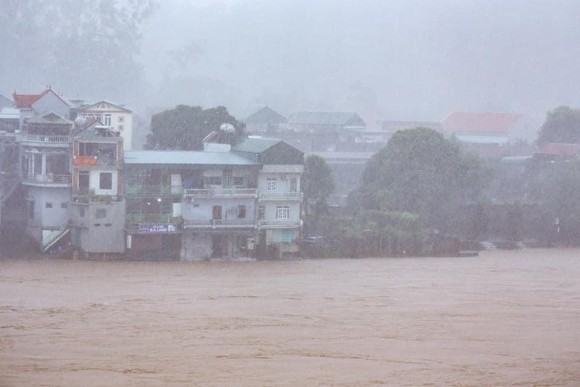 Bão tan, mưa dông vẫn còn ảnh 6
