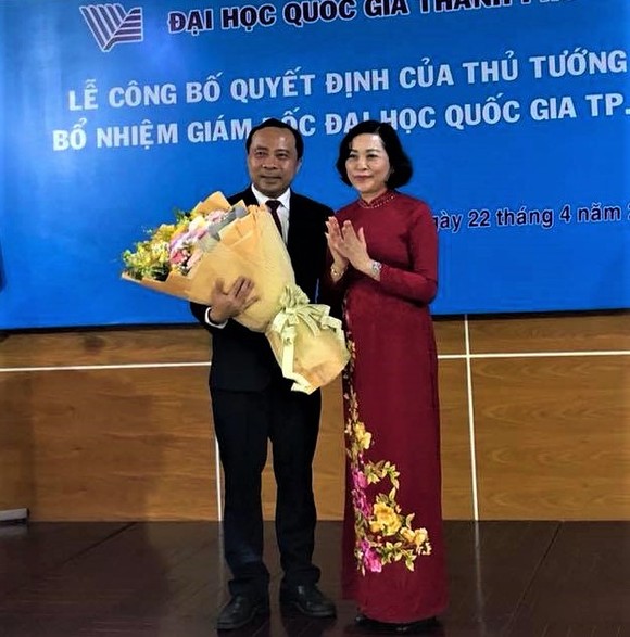Trao quyết định bổ nhiệm ông Vũ Hải Quân làm Giám đốc Đại học Quốc gia TPHCM ảnh 3