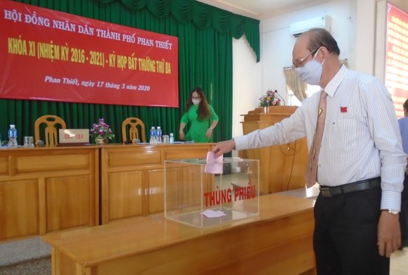 Tân Chủ tịch UBND TP Phan Thiết nhậm chức không lễ ra mắt, không hoa chúc mừng ảnh 2