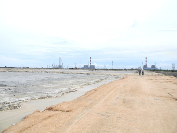 Công ty Nhiệt điện Vĩnh Tân chưa hoàn thành phương án phòng chống sự cố tại bãi xỉ than ảnh 2