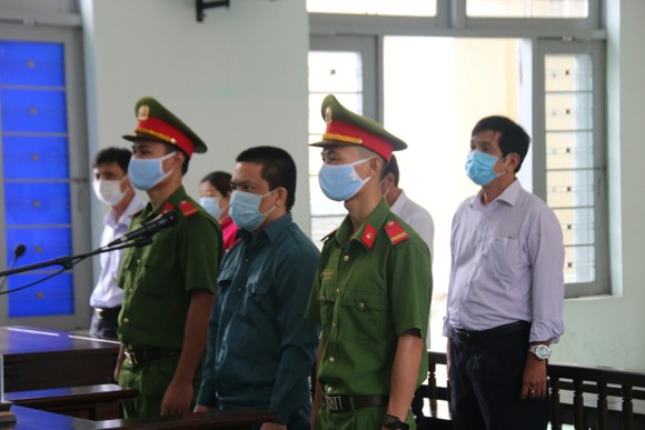 Tuyên án 6 nguyên lãnh đạo, cán bộ Trung tâm Y tế TP Phan Thiết ảnh 1