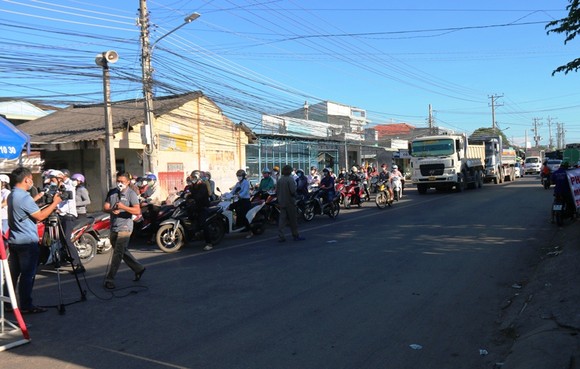 Đã có phương án giảm tải cho chốt kiểm soát "vùng đỏ" trên quốc lộ 28 qua tỉnh Bình Thuận ảnh 4