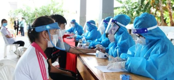Ninh Thuận bắt đầu tiêm vaccine Covid-19 cho trẻ từ 12 đến 17 tuổi ảnh 1