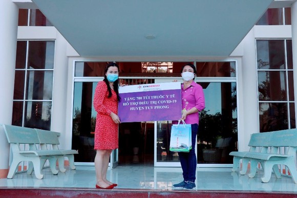Tổng Công ty Phát điện 3 và Công ty Nhiệt điện Vĩnh Tân trao tặng 1.700 túi thuốc đến các F0 tại tỉnh Bình Thuận ảnh 2
