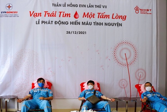 Công ty Nhiệt điện Vĩnh Tân tổ chức hiến máu giúp bệnh nhân mắc bệnh hiểm nghèo ảnh 2