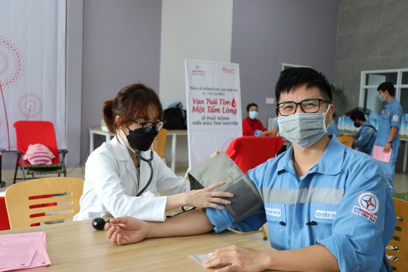 Công ty Nhiệt điện Vĩnh Tân tổ chức hiến máu giúp bệnh nhân mắc bệnh hiểm nghèo ảnh 1