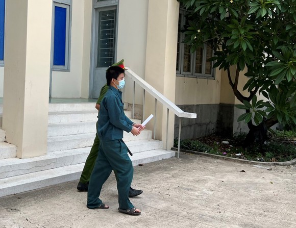 Giao cấu nhiều lần với bé gái hơn 12 tuổi, nam thanh niên lãnh án 7 năm tù ảnh 1
