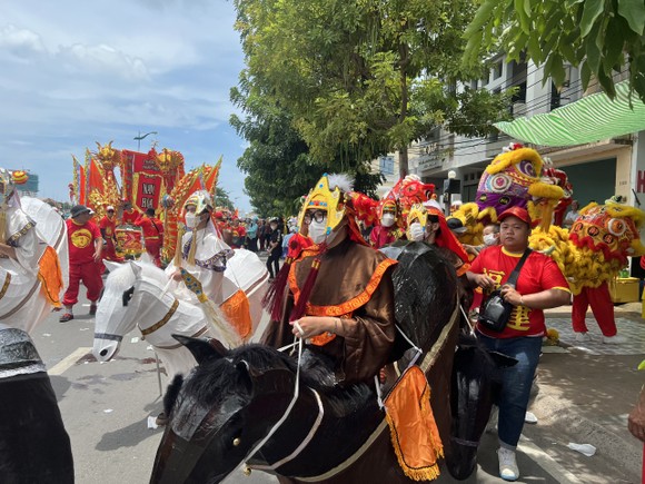 Tưng bừng Lễ hội Nghinh Ông Quan Thánh Đế Quân tại TP Phan Thiết ảnh 5