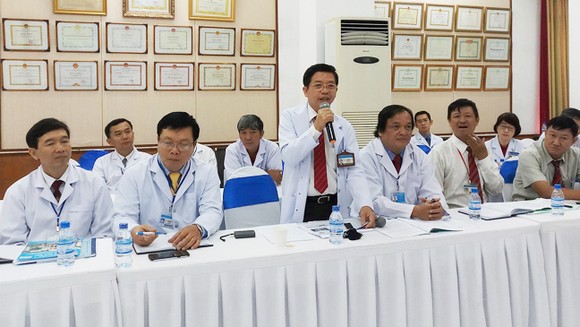 Bác sĩ Nguyễn Đức Minh, Giám đốc BV Răng Hàm Mặt TPHCM phát biểu tại buổi làm việc