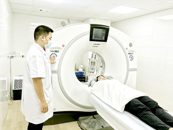 Thanh toán BHYT dịch vụ dùng máy mượn: Bộ Y tế và Bảo hiểm xã hội bất nhất? ảnh 1