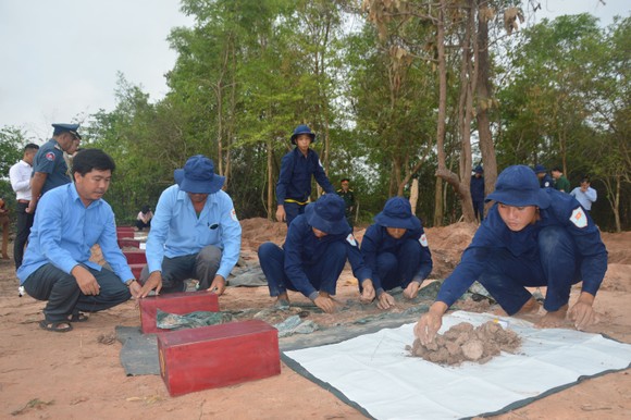 Hành trình đi tìm đồng đội ảnh 1
