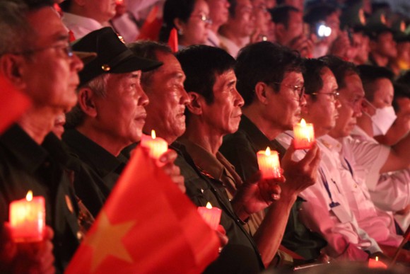 'Khúc tráng ca hòa bình' và đêm tri ân các Anh hùng liệt sĩ ảnh 3