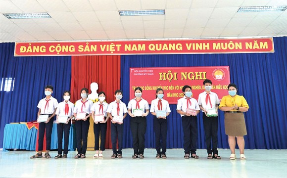 Vedan Việt Nam trao tặng học bổng tại phường Mỹ Xuân, thị xã Phú Mỹ, tỉnh Bà Rịa Vũng Tàu ảnh 1