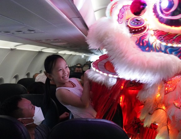 'Chị Hằng' Huỳnh Nguyễn Mai Phương bất ngờ vui Tết Trung Thu trên chuyến bay Vietjet ảnh 3