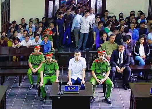 Cựu nhà báo Lê Duy Phong bị xem xét  hình phạt từ 3-4 năm tù về tội “Cưỡng đoạt tài sản“ ảnh 1