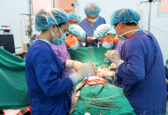 Bệnh viện Việt Đức liên quan gì tới đường dây mua bán thận? ảnh 1