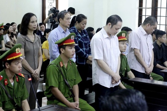 Kết thúc xét xử vụ gian lận điểm thi ở Hà Giang - Mức án cao nhất 8 năm tù ảnh 1