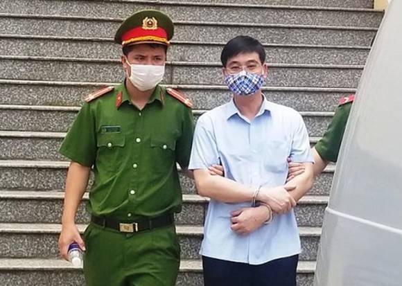 Xét xử vụ án gian lận thi cử ở Hòa Bình: Cựu trưởng phòng an ninh kêu oan ảnh 1